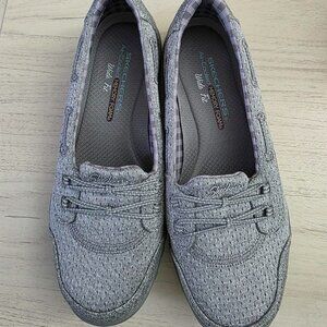 NWOT - Skechers Relaxed Fit: Breathe-Easy - Feeling Sweet